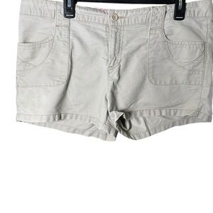 American Eagle Women's Casual Cream Shorts Size 14